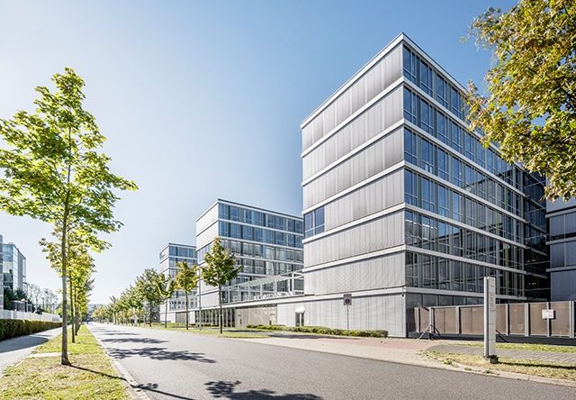 2141_02_T-Online-Allee